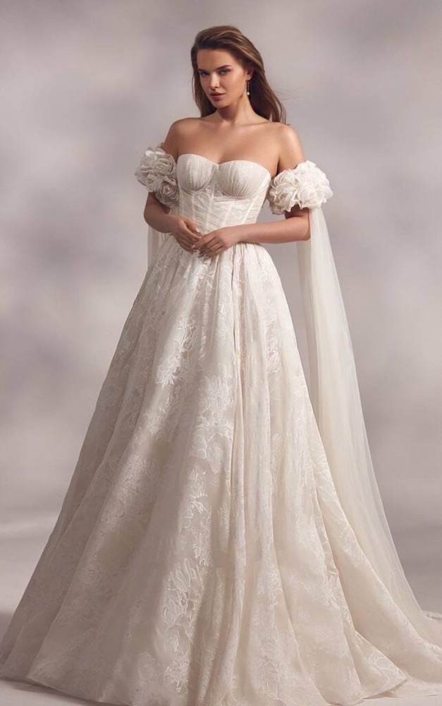 طراحی و دوخت لباس عروس